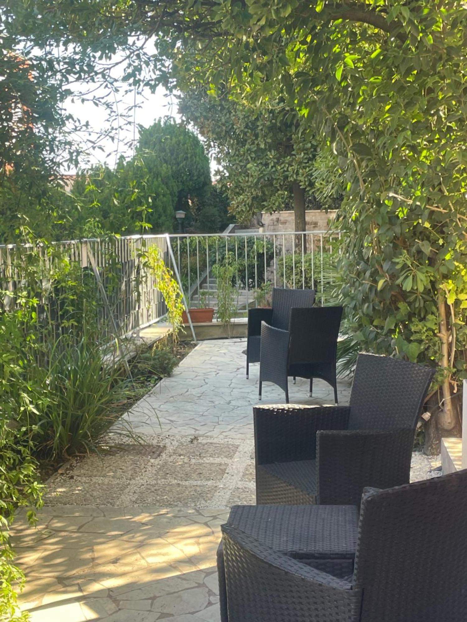 Chez Nous Apartamento Roma Exterior foto